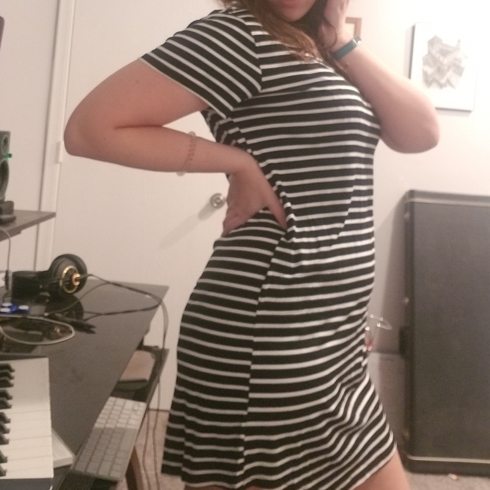 Black&white t shirt dress - Picture 4 of 4